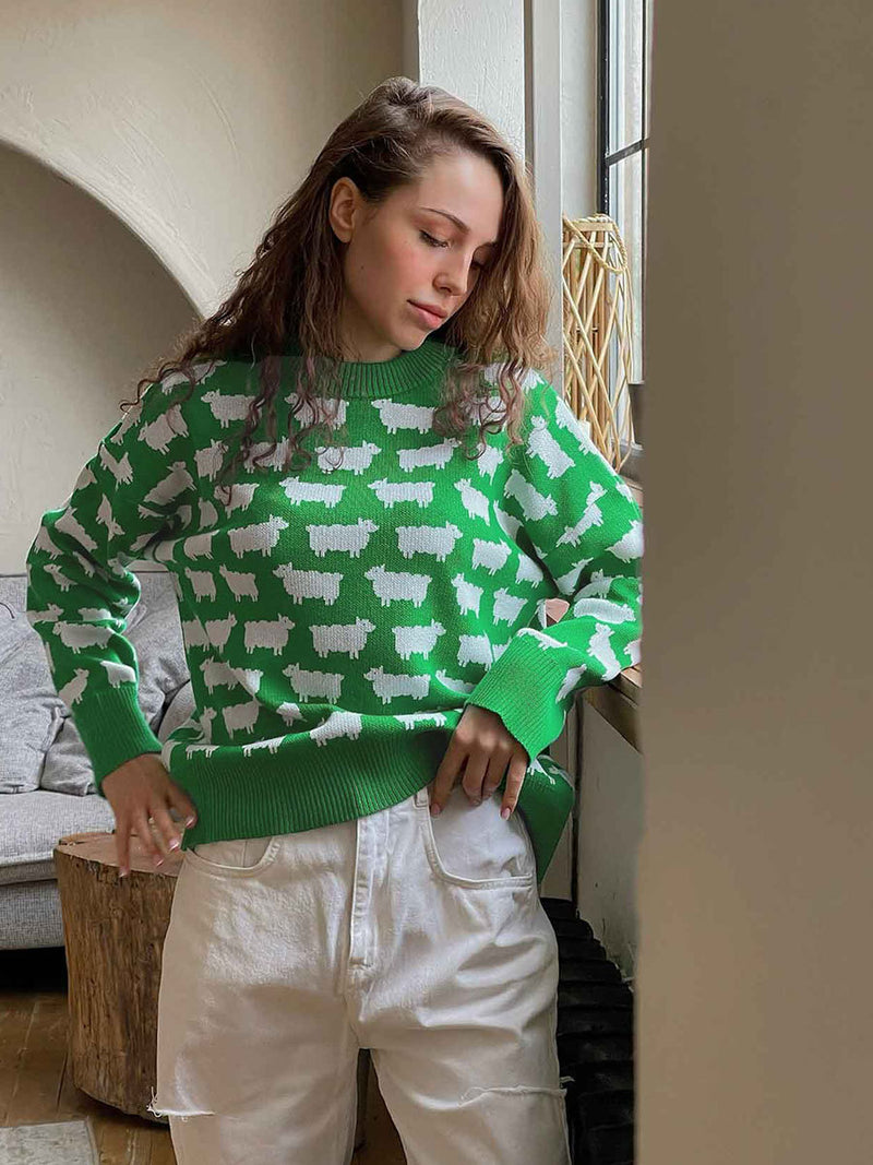 Effortlessly Elegant Sweater with a Timeless Design