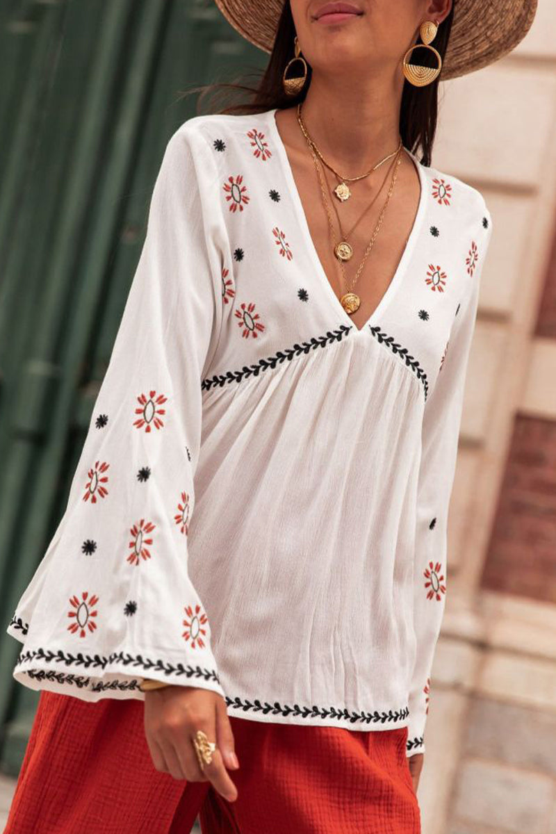 Well Tailored Top with a Graceful Silhouette
