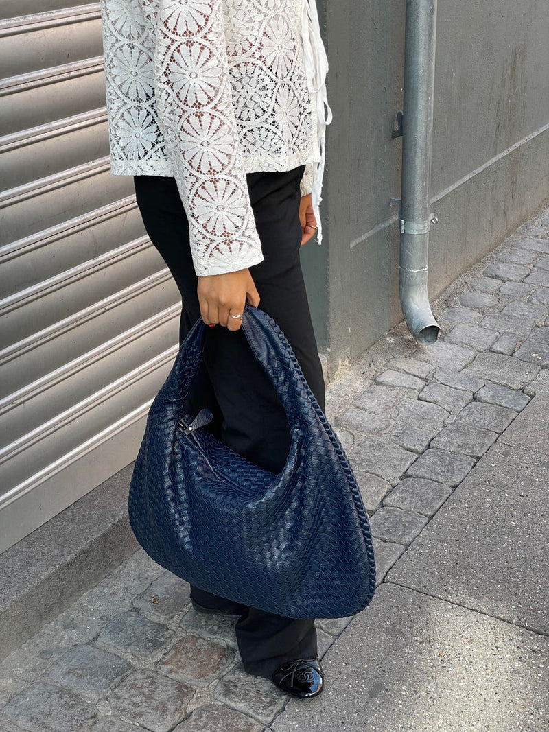 Classic Vintage Bag with a Flattering Fit
