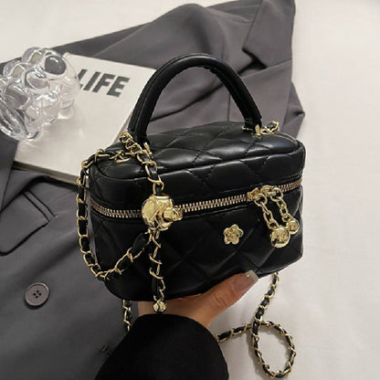 Sophisticated Bag with a Clean Classic Look