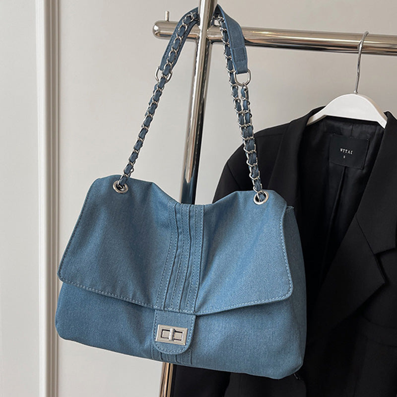 Classic Vintage Bag with a Flattering Fit