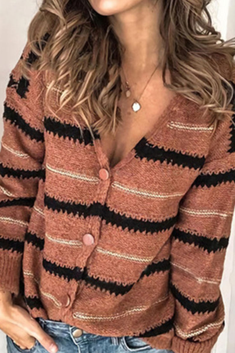 Well Tailored Sweater with a Graceful Silhouette