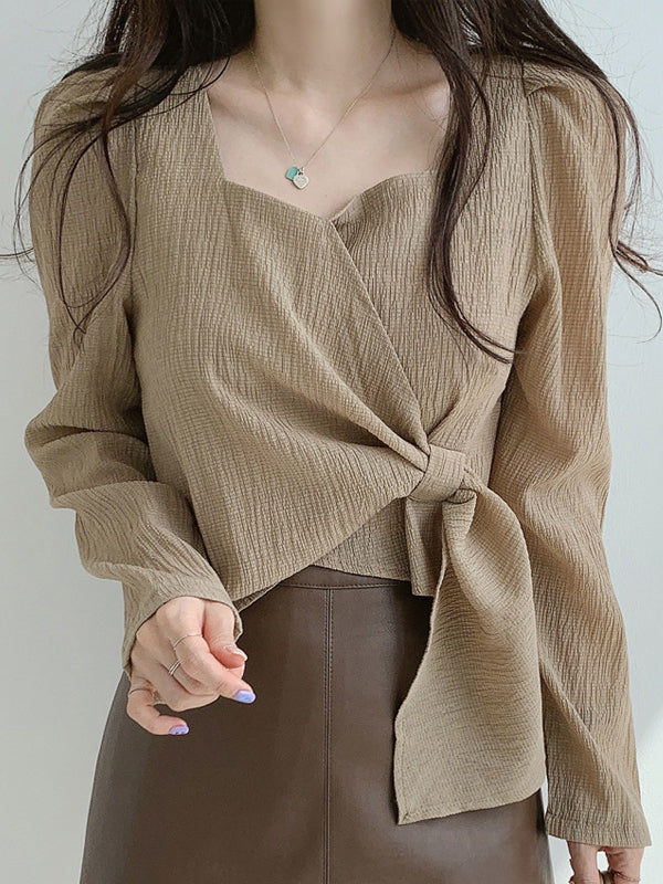 Beautifully Crafted Blouse in a Classic Style
