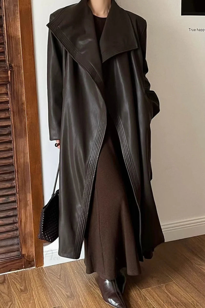 Effortlessly Elegant Coat with a Timeless Design