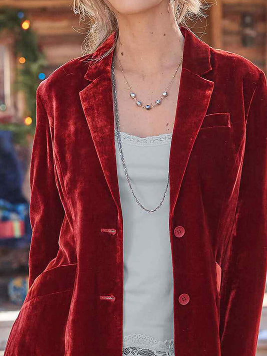 Well Tailored Jacket with a Graceful Silhouette