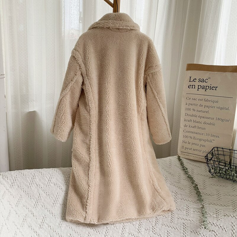 Gracefully Styled Coat for Any Occasion