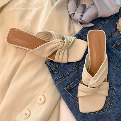 Effortlessly Elegant Garment with a Timeless Design