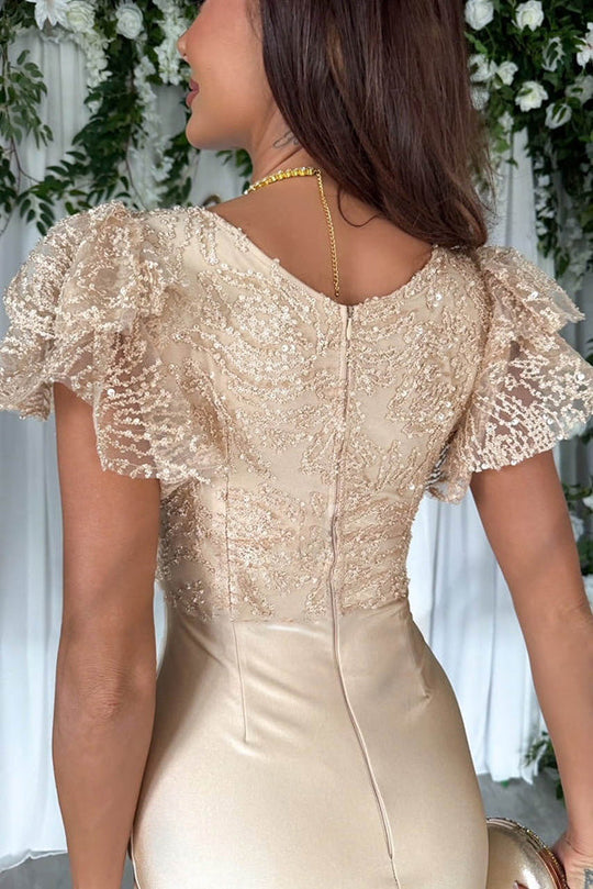 Well Tailored Dress with a Graceful Silhouette