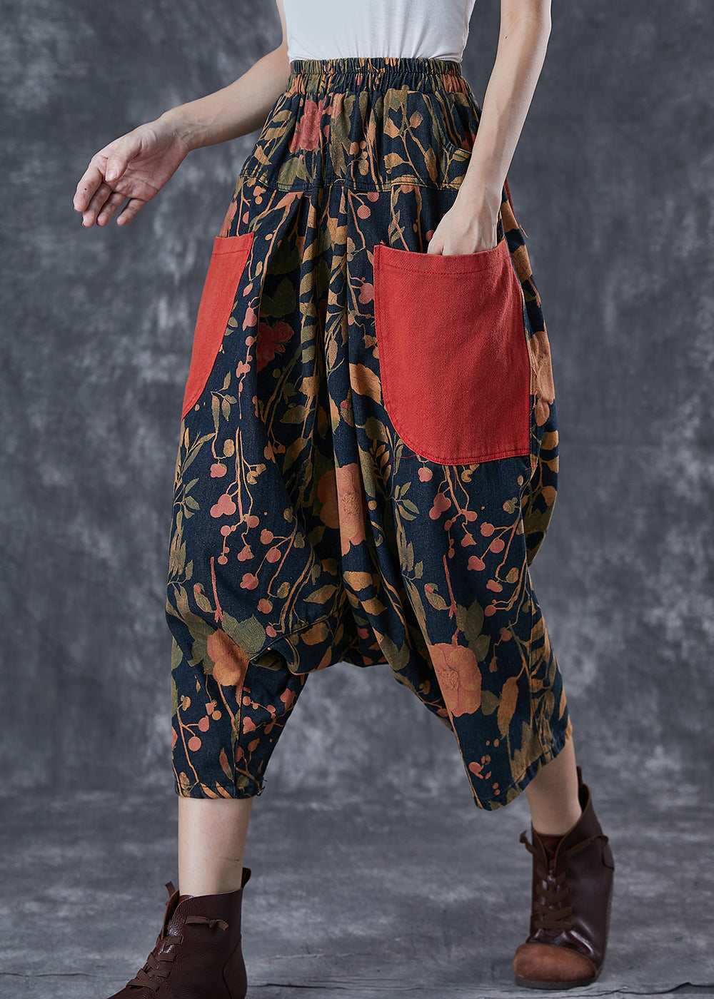 Effortlessly Elegant Pants with a Timeless Design