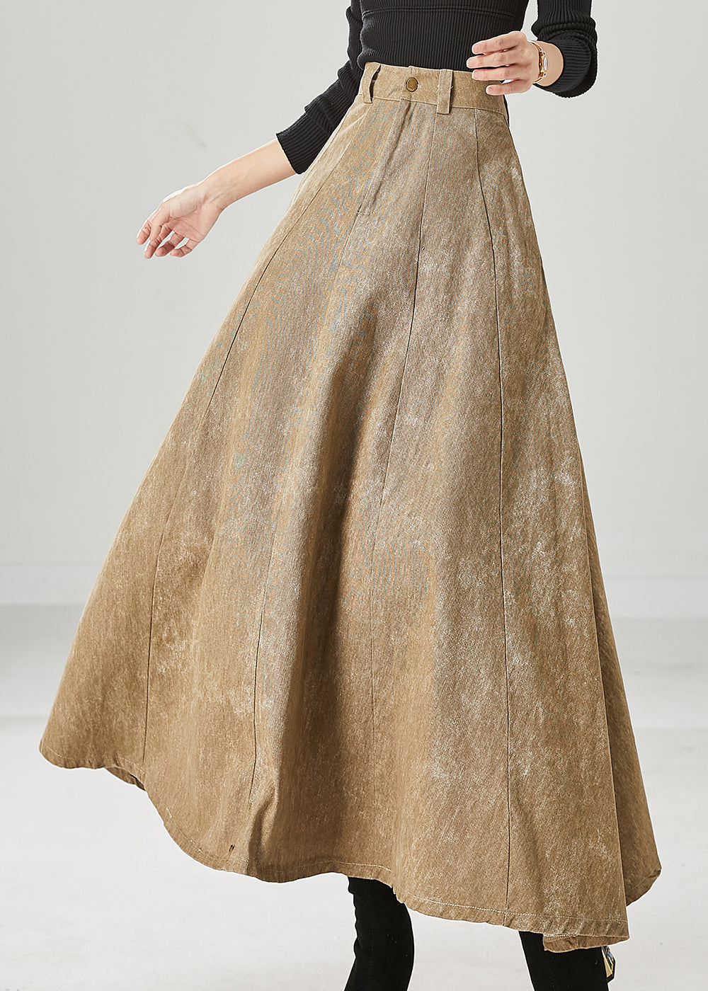 Effortlessly Elegant Garment with a Timeless Design