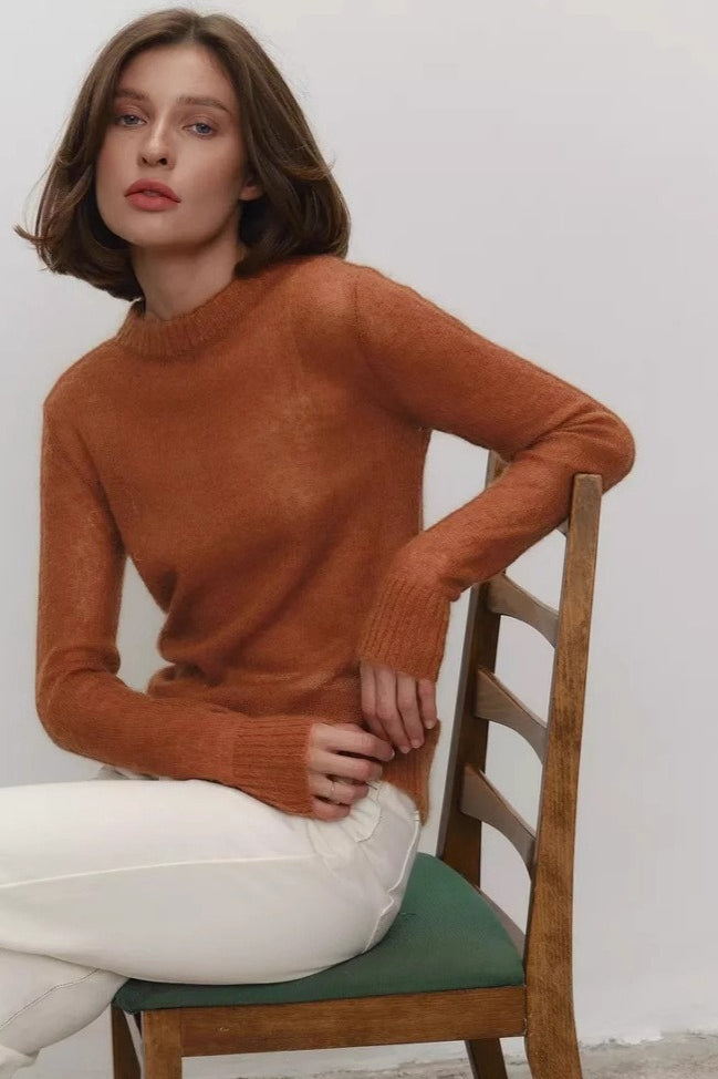 Beautifully Finished Top in a Timeless Design