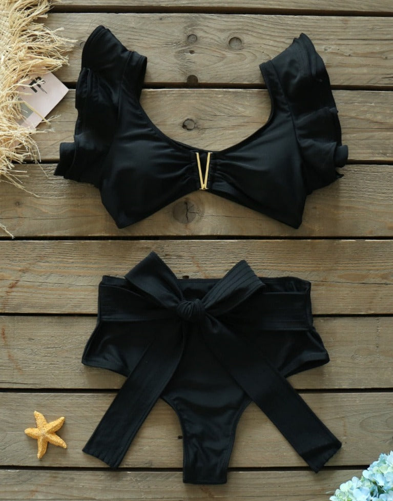 Well Tailored Swimsuit with a Graceful Silhouette