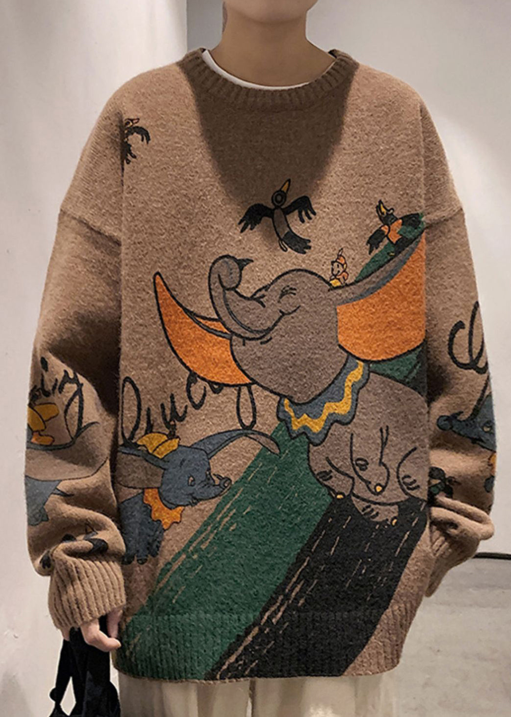 Effortlessly Elegant Sweater with a Timeless Design