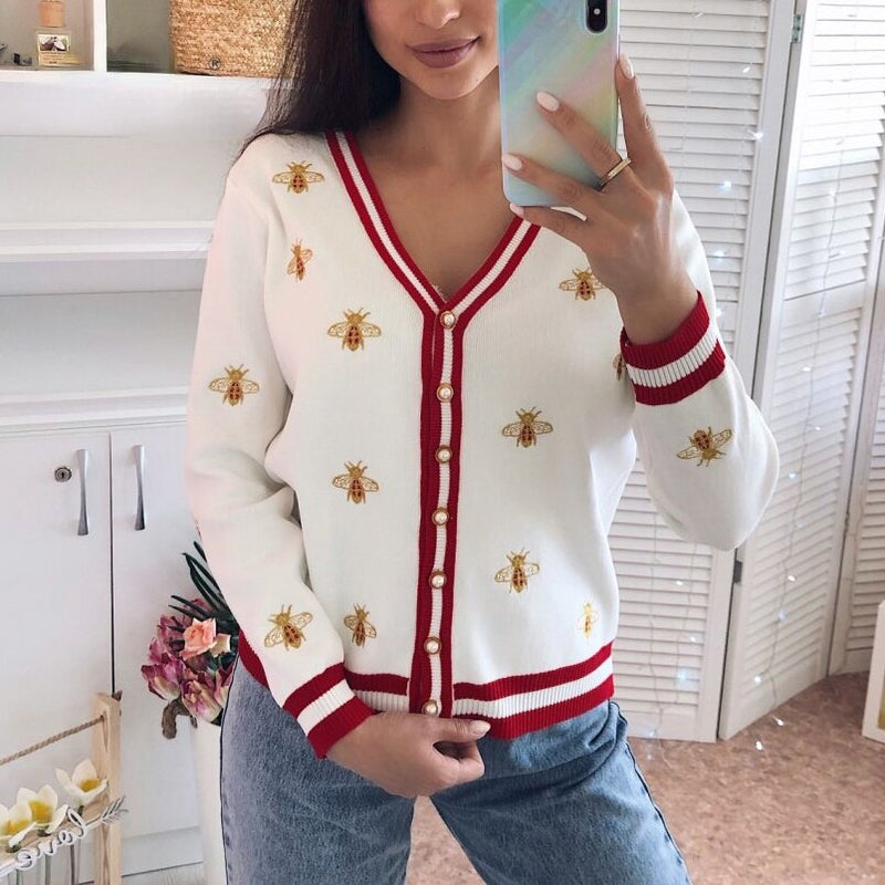Effortlessly Elegant Cardigan with a Timeless Design
