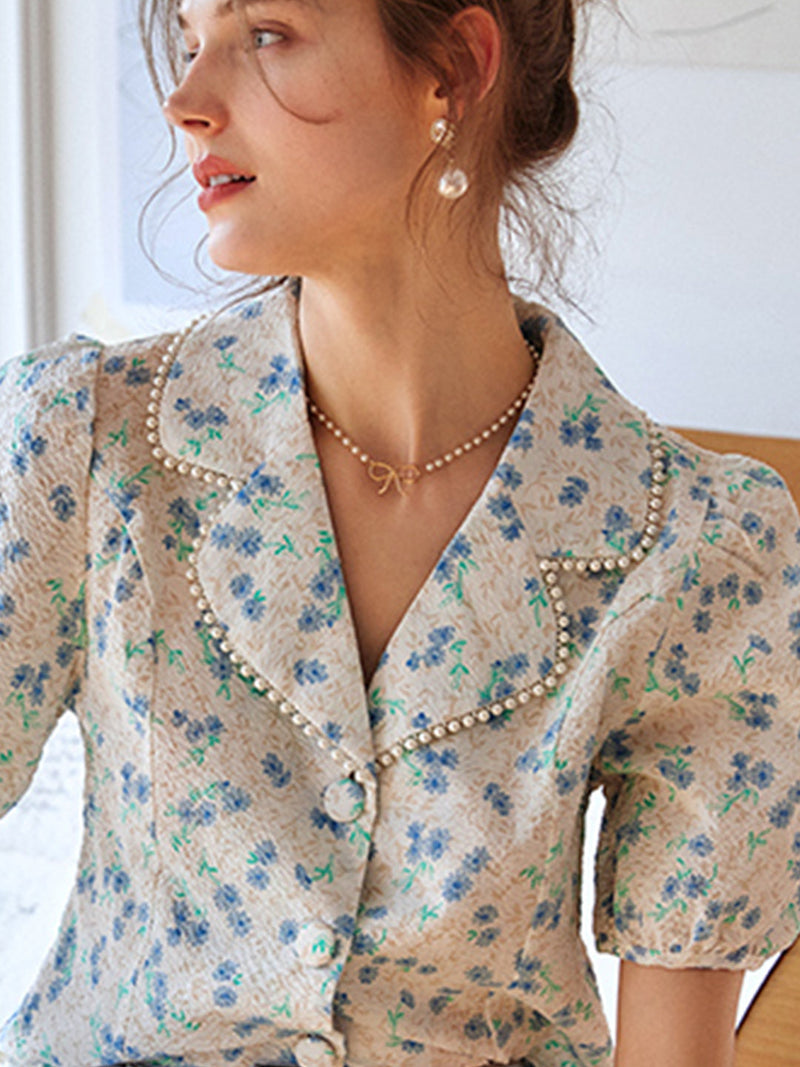 Effortlessly Elegant Top with a Timeless Design