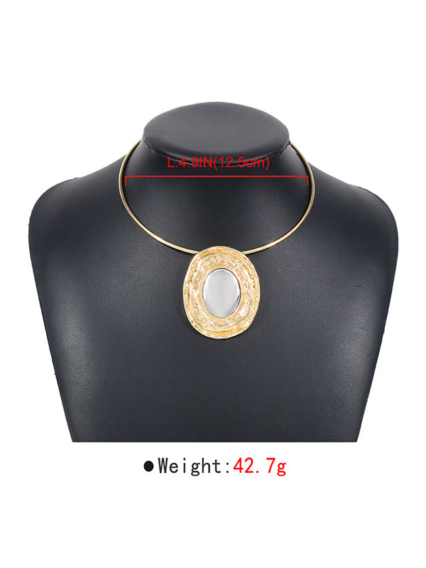 Effortlessly Elegant Garment with a Timeless Design