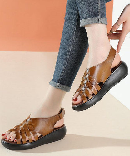 Effortlessly Elegant Sandals with a Timeless Design
