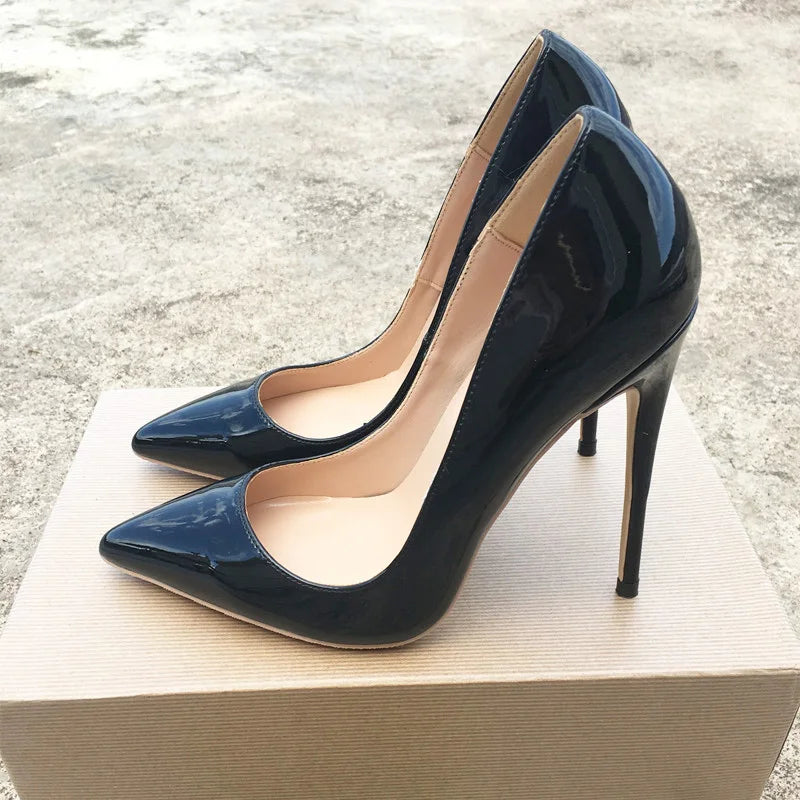 Effortlessly Elegant Heels with a Timeless Design