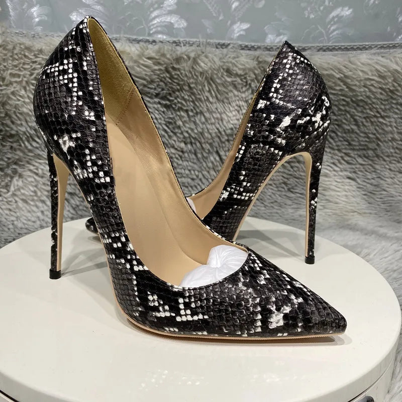 Classic Vintage Shoes with a Flattering Fit