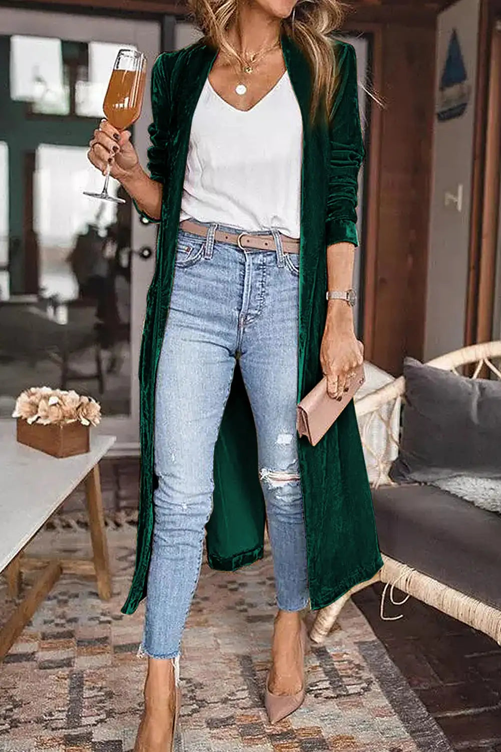 Sophisticated Garment with a Clean Classic Look