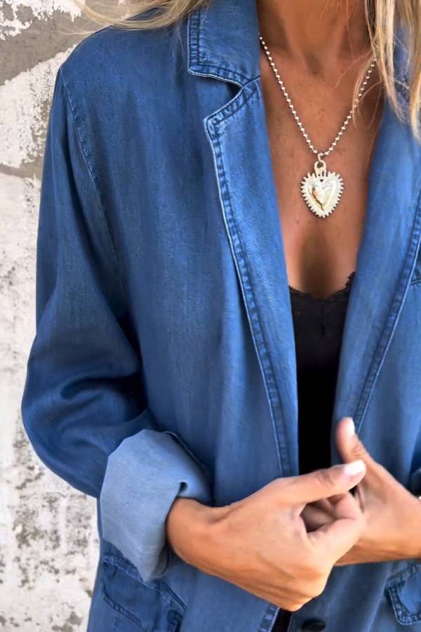 Classic Vintage Jacket with a Flattering Fit