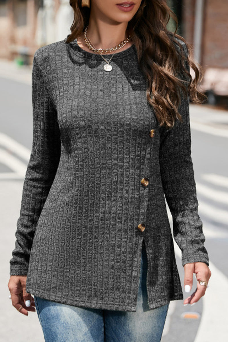 Effortlessly Elegant Sweater with a Timeless Design