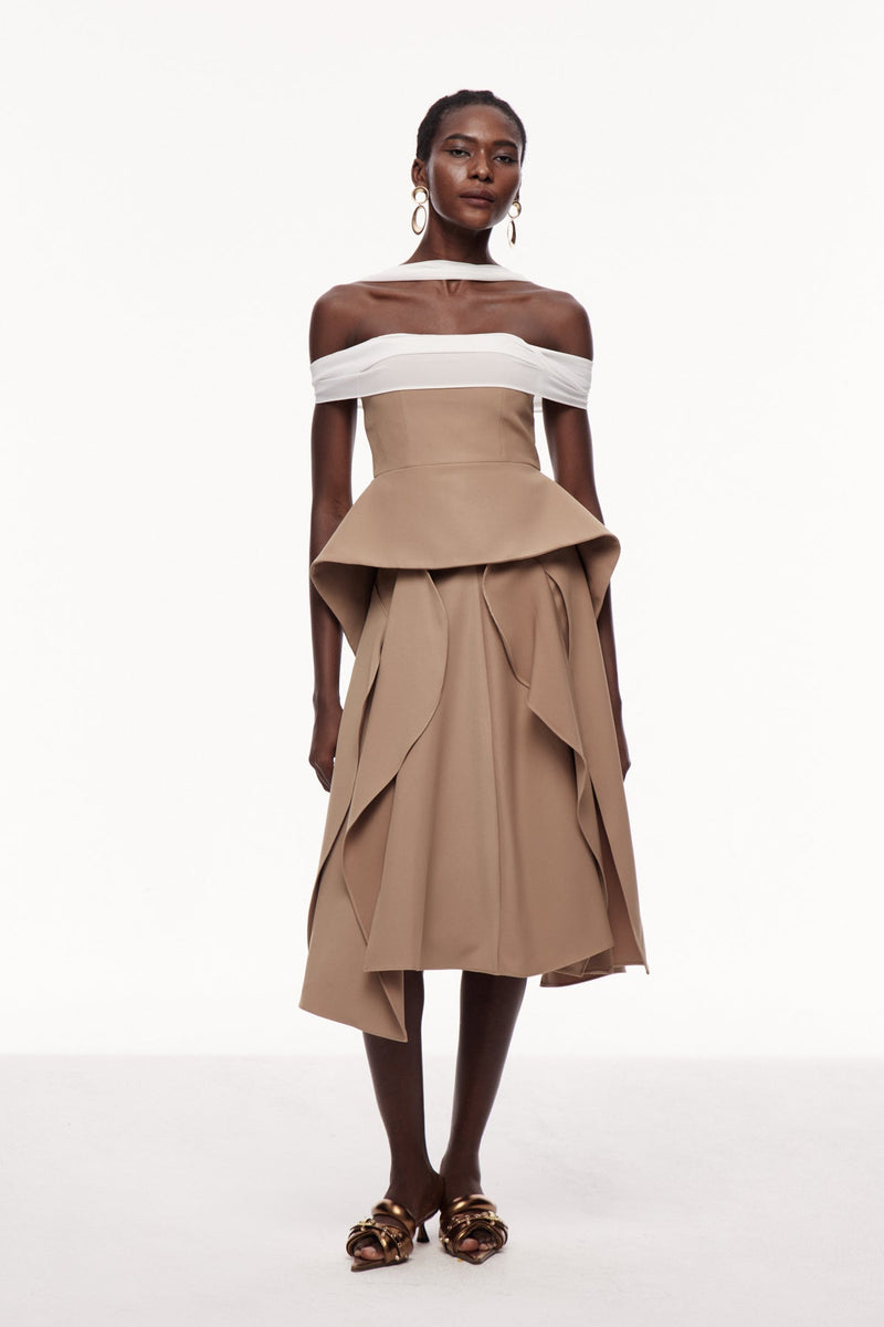 Beautifully Crafted Dress in a Classic Style