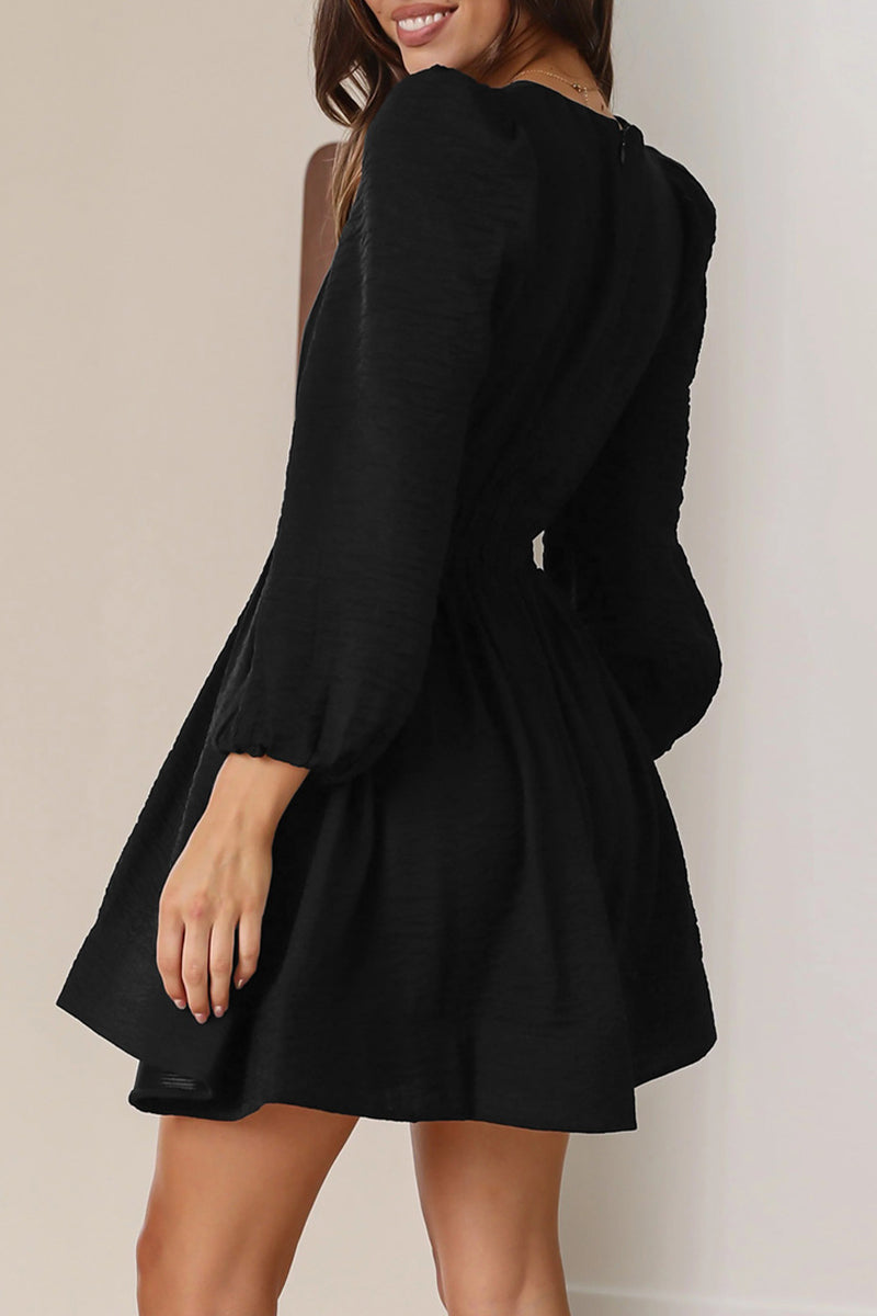 Well Tailored Dress with a Graceful Silhouette