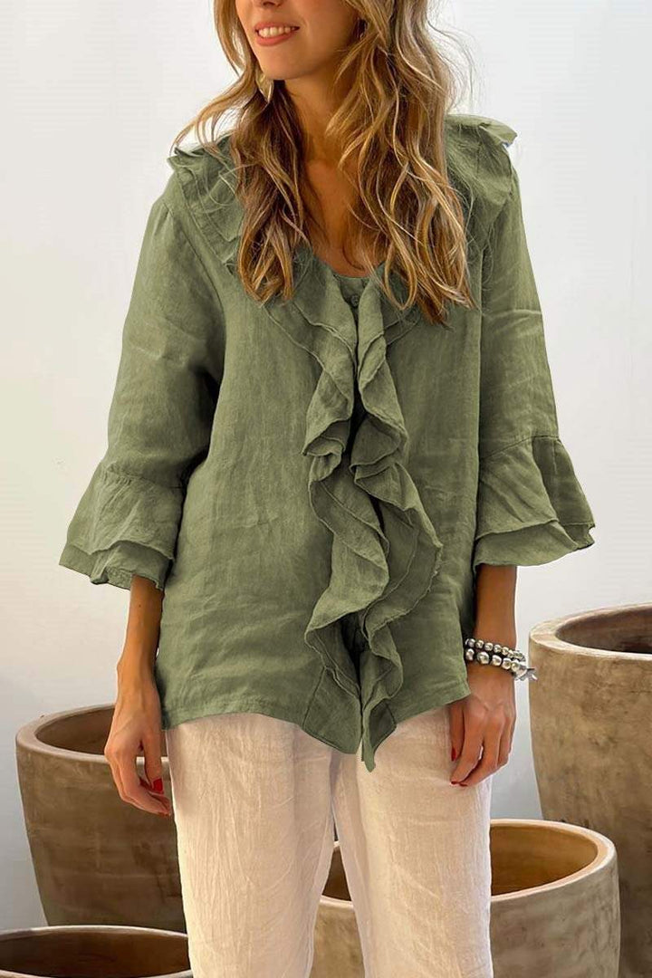 Effortlessly Elegant Top with a Timeless Design