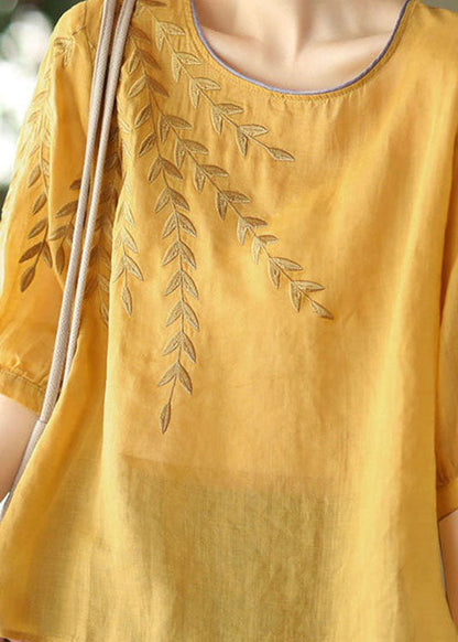 Well Tailored Top with a Graceful Silhouette