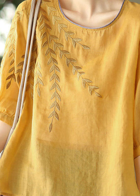 Well Tailored Top with a Graceful Silhouette