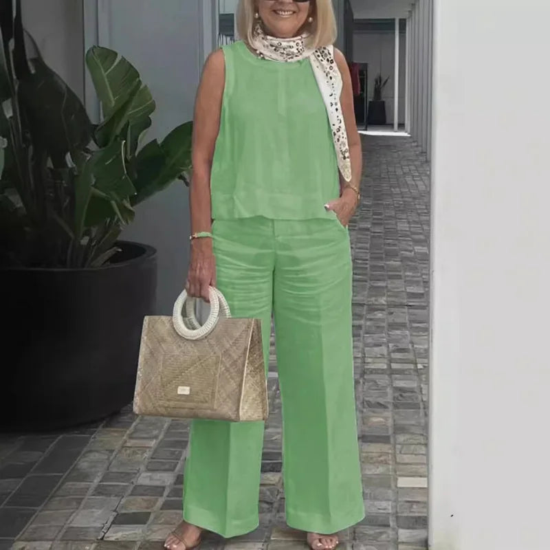 Effortlessly Elegant Garment with a Timeless Design