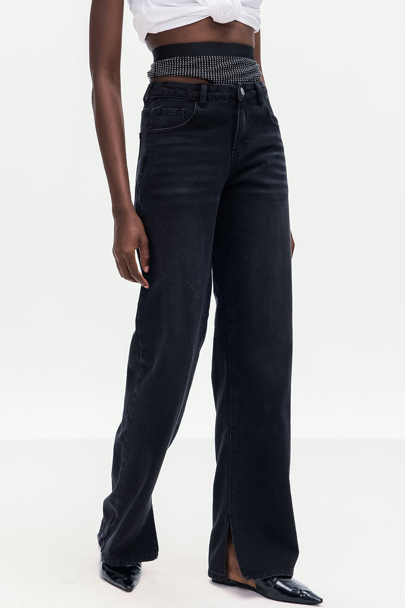 Gracefully Styled Garment for Any Occasion
