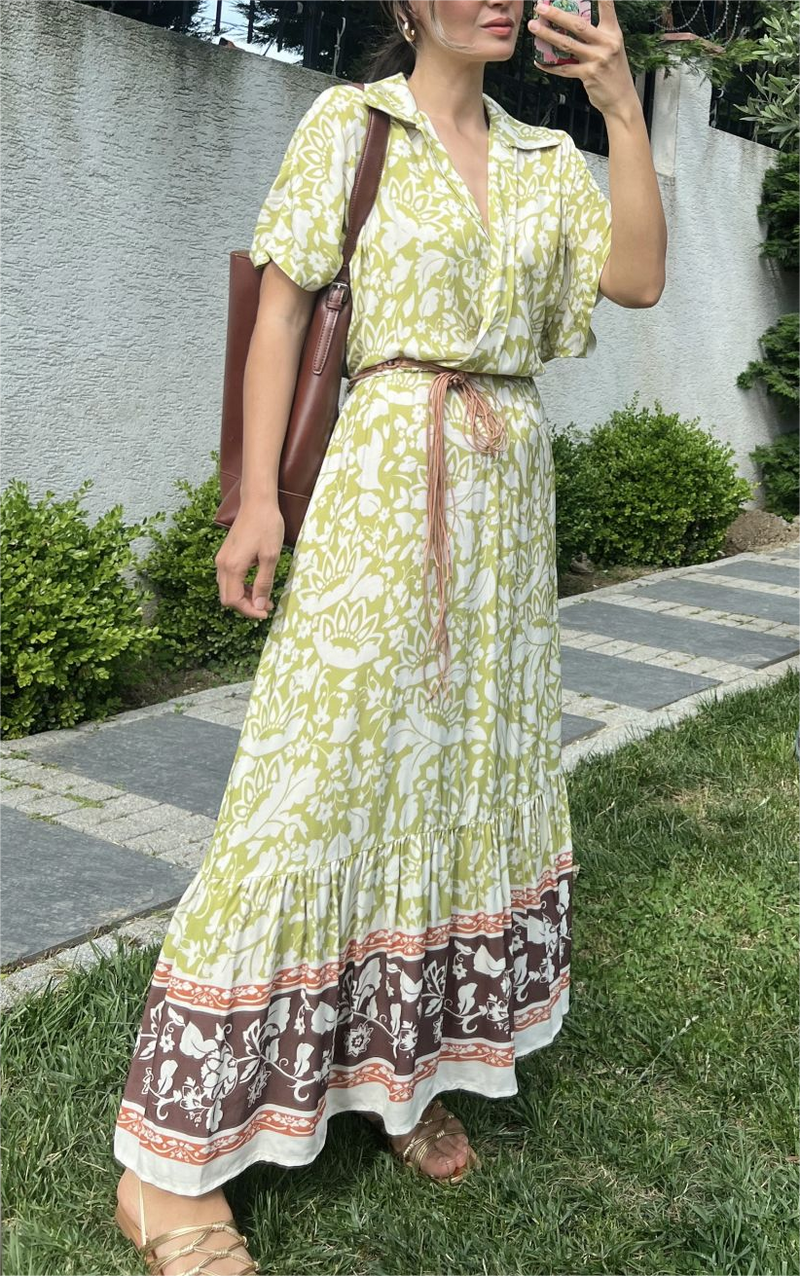 Effortlessly Elegant Dress with a Timeless Design