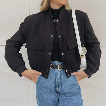 Effortlessly Elegant Jacket with a Timeless Design