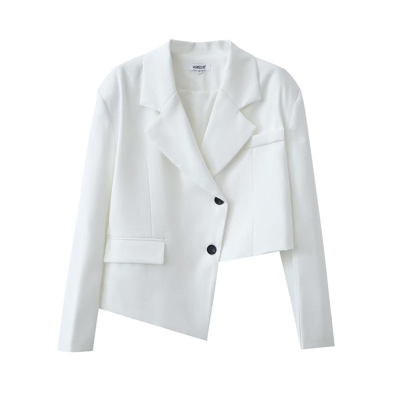 Well Tailored Pants with a Graceful Silhouette