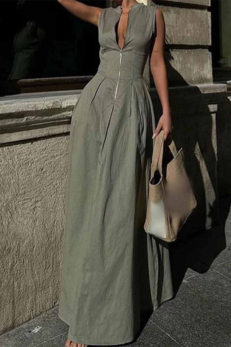 Effortlessly Elegant Dress with a Timeless Design