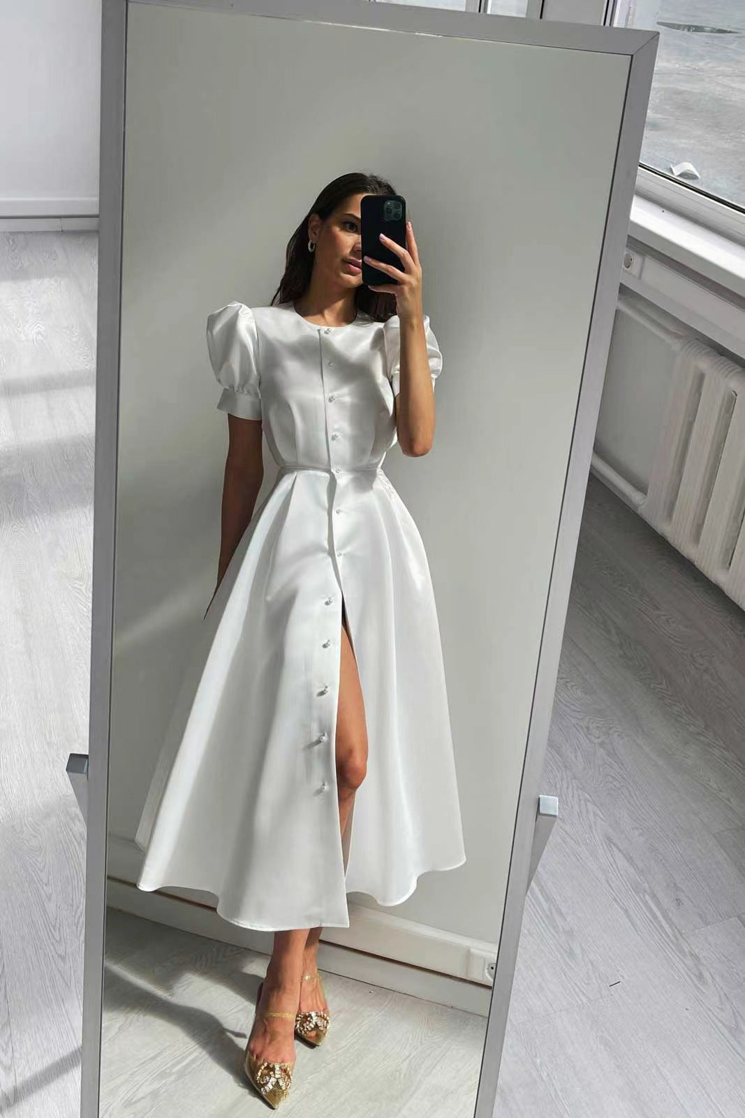 Beautifully Finished Dress in a Timeless Design