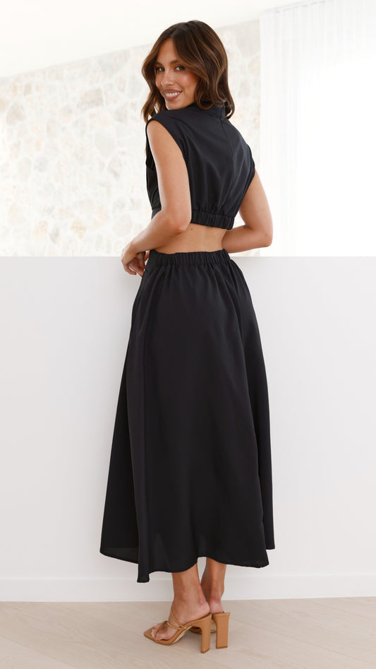 Sophisticated Dress with a Clean Classic Look
