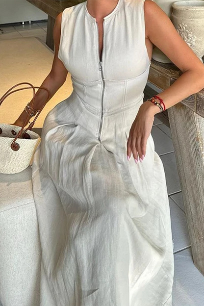 Effortlessly Elegant Dress with a Timeless Design