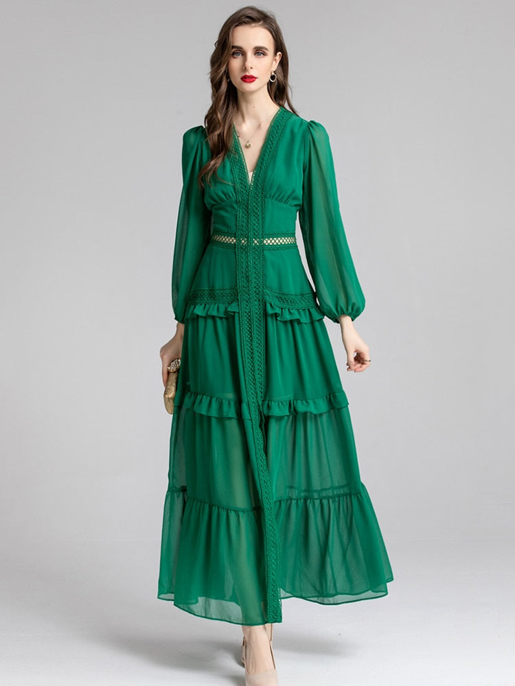 Well Tailored Dress with a Graceful Silhouette