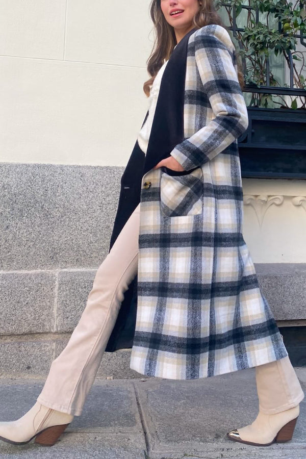 Elegantly Styled Coat for Everyday Wear
