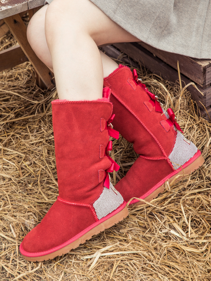 Well Tailored Boots with a Graceful Silhouette