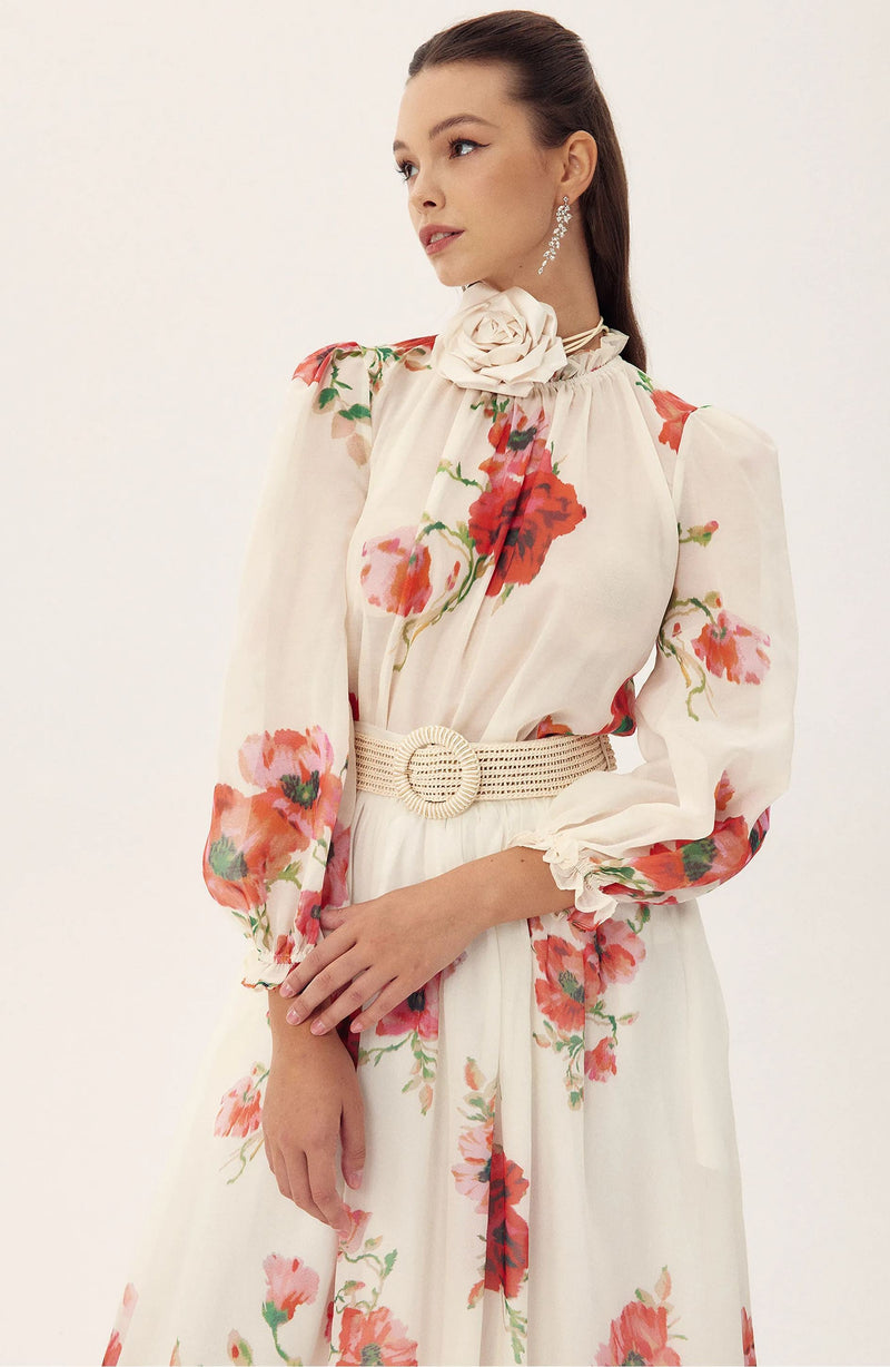 Well Tailored Garment with a Graceful Silhouette