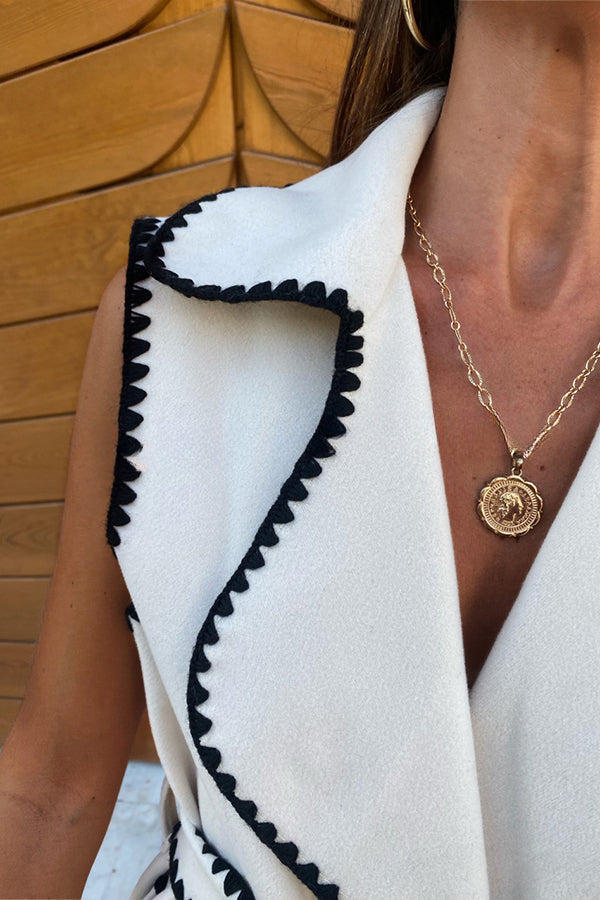 Effortlessly Elegant Garment with a Timeless Design