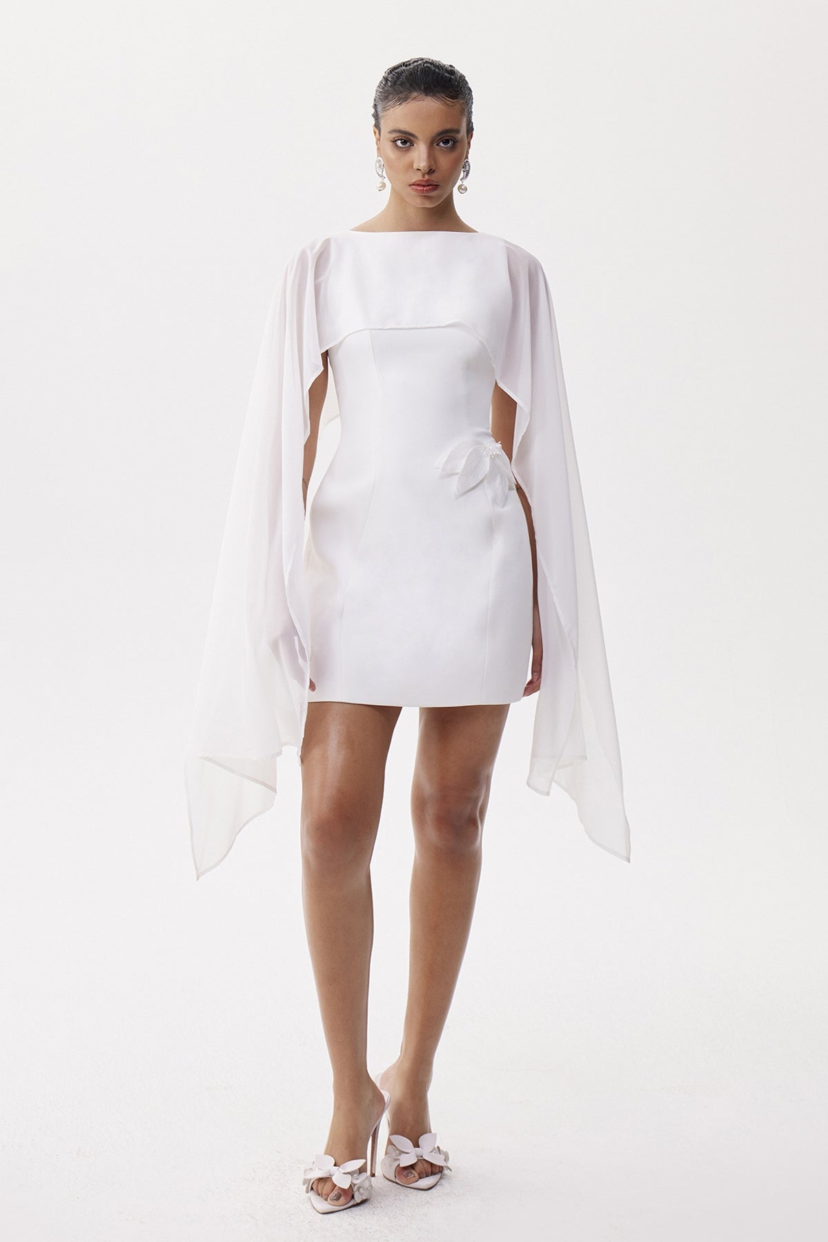 Well Tailored Dress with a Graceful Silhouette