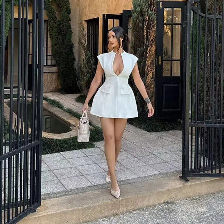 Classic Vintage Dress with a Flattering Fit