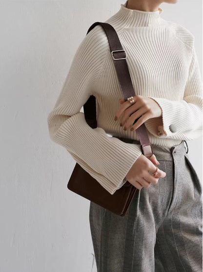 Effortlessly Elegant Sweater with a Timeless Design
