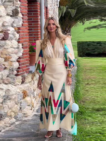 Classic Vintage Dress with a Flattering Fit