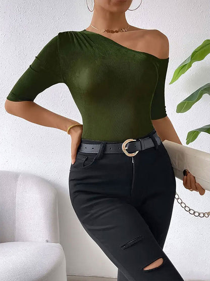 Well Tailored T-Shirt with a Graceful Silhouette